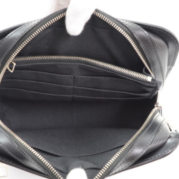 Epi hoche Clutch / Black - Picture 8 of 11